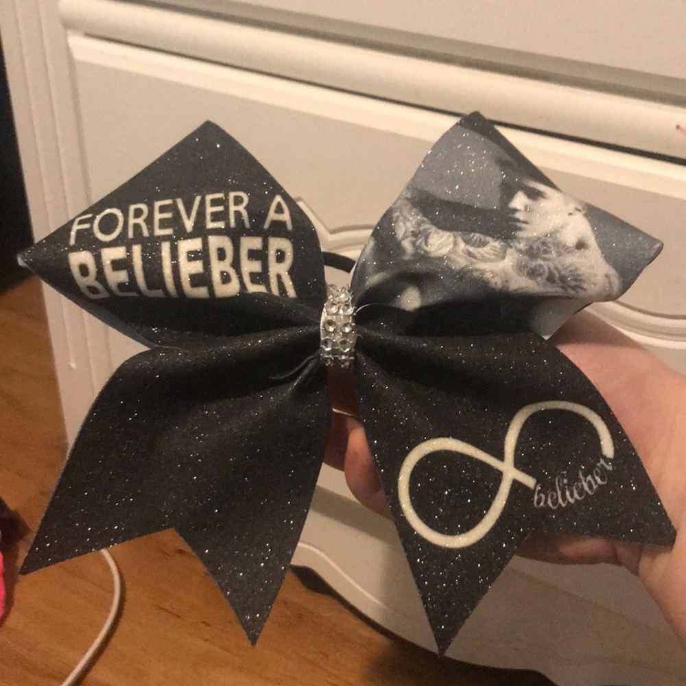 Justin Bieber Bow